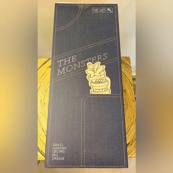 Pop Mart Labubu Fall in Wild Big Doll - Picture 8 of 16